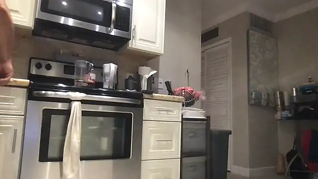 BigGuyMuscle online show from December 16, 2025, 10:03 pm