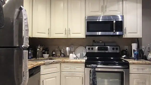 BigGuyMuscle online show from April 18, 2026, 9:59 pm