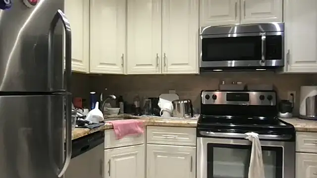 BigGuyMuscle online show from December 15, 2025, 1:33 am