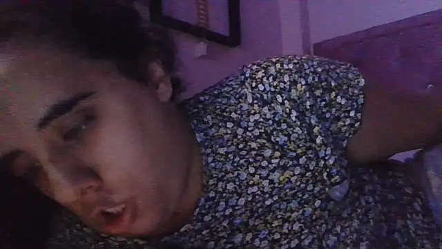 annarose19 online show from April 18, 2026, 4:04 am