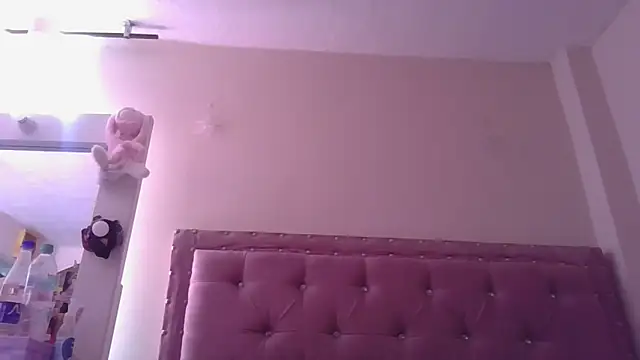 Snapshot of annarose19 chatting on October 31, 2025, 5:20 pm annarose19 online show from October 31, 2025, 5:20 pm