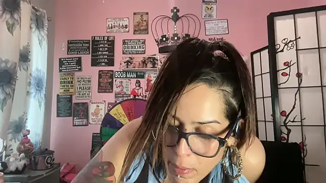 Snapshot of latinacubana chatting on February 5, 2025, 8:46 pm latinacubana online show from February 5, 2025, 8:46 pm