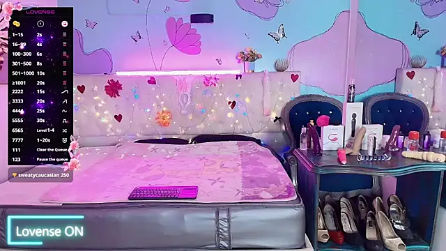 Zaly mature online show from April 21, 2026, 1:42 am