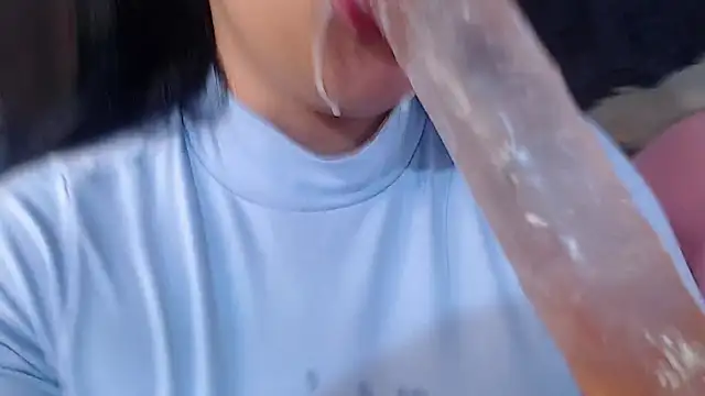 Snapshot of Sharlottee chatting on October 7, 2025, 9:38 pm Sharlottee online show from October 7, 2025, 9:38 pm