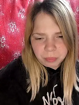 Zuli Kiska online show from March 22, 2025, 9:31 pm