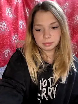 Zuli Kiska online show from November 3, 2025, 8:56 pm