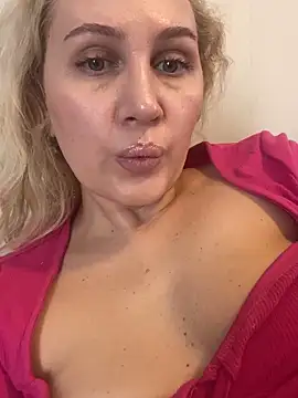 YourBlondee online show from March 10, 2026, 3:43 am