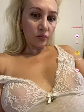 Snapshot of YourBlondee chatting on July 11, 2026, 1:39 am YourBlondee online show from July 11, 2026, 1:39 am