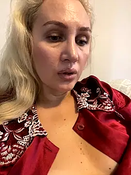 YourBlondee online show from October 29, 2025, 3:27 am