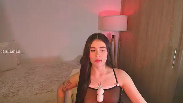 Snapshot of iriswest_ chatting on October 30, 2025, 12:20 am iriswest online show from October 30, 2025, 12:20 am