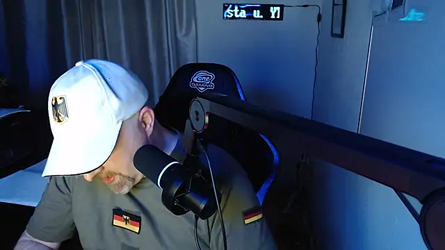 Snapshot of DerPornoPete chatting on December 21, 2024, 10:30 pm DerPornoPete online show from December 21, 2024, 10:30 pm