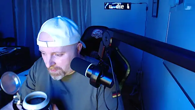 Snapshot of DerPornoPete chatting on December 27, 2024, 10:37 pm DerPornoPete online show from December 27, 2024, 10:37 pm