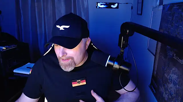 Snapshot of DerPornoPete chatting on March 20, 2025, 12:30 am DerPornoPete online show from March 20, 2025, 12:30 am