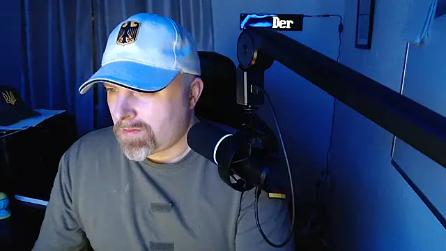 Snapshot of DerPornoPete chatting on December 8, 2024, 3:29 am DerPornoPete online show from December 8, 2024, 3:29 am