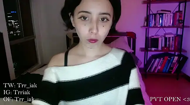 Snapshot of babyluna_8_8 chatting on January 28, 2025, 1:29 am babyluna 8 8 online show from January 28, 2025, 1:29 am