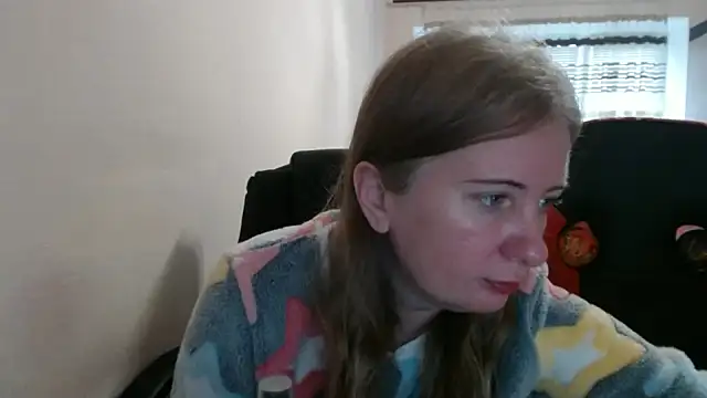 Snapshot of PeterAndJen chatting on November 26, 2025, 8:14 am PeterAndJen online show from November 26, 2025, 8:14 am