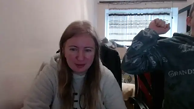 PeterAndJen online show from February 5, 2026, 7:04 am