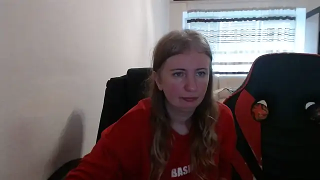 Snapshot of PeterAndJen chatting on November 29, 2025, 8:58 am PeterAndJen online show from November 29, 2025, 8:58 am