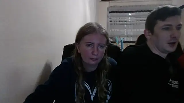 Snapshot of PeterAndJen chatting on December 1, 2025, 6:53 pm PeterAndJen online show from December 1, 2025, 6:53 pm