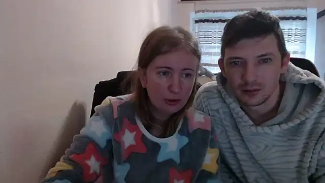 Snapshot of PeterAndJen chatting on November 23, 2025, 7:18 am PeterAndJen online show from November 23, 2025, 7:18 am