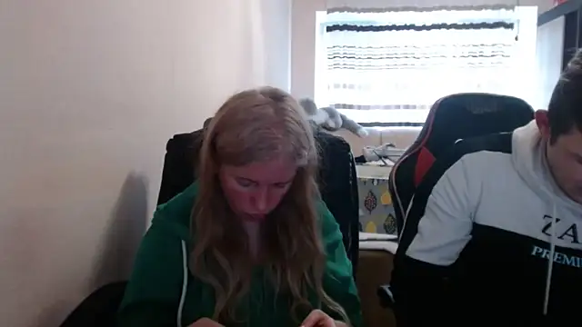 PeterAndJen online show from April 15, 2026, 5:28 pm