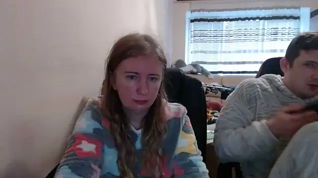 Snapshot of PeterAndJen chatting on November 22, 2025, 8:35 am PeterAndJen online show from November 22, 2025, 8:35 am