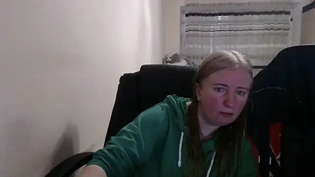 PeterAndJen online show from March 25, 2026, 7:35 pm