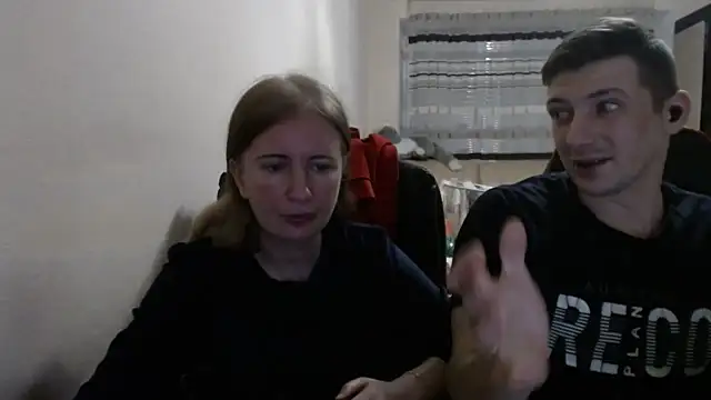 Snapshot of PeterAndJen chatting on October 27, 2025, 7:26 pm PeterAndJen online show from October 27, 2025, 7:26 pm