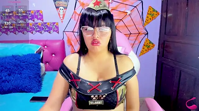 crissn0707 online show from October 19, 2025, 12:24 am