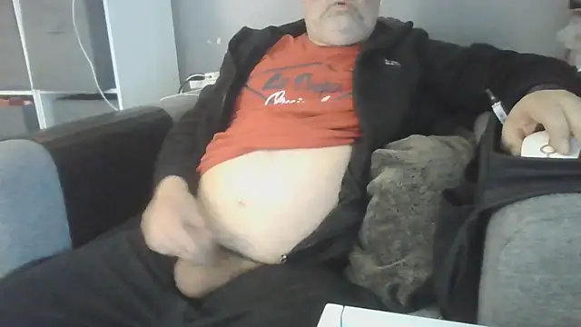 Naturistmale45 online show from May 7, 2026, 8:17 am