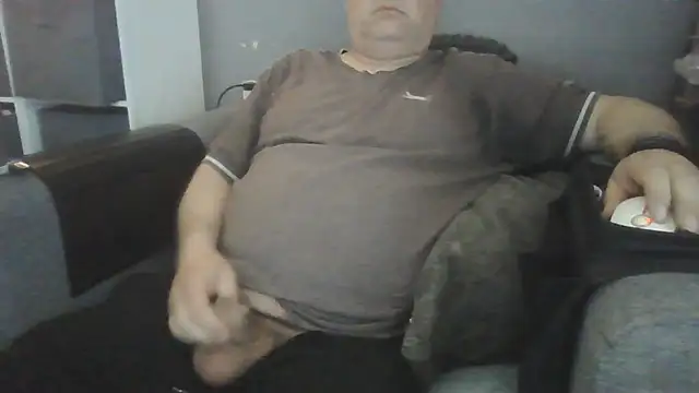 Naturistmale45 online show from May 18, 2026, 8:08 am