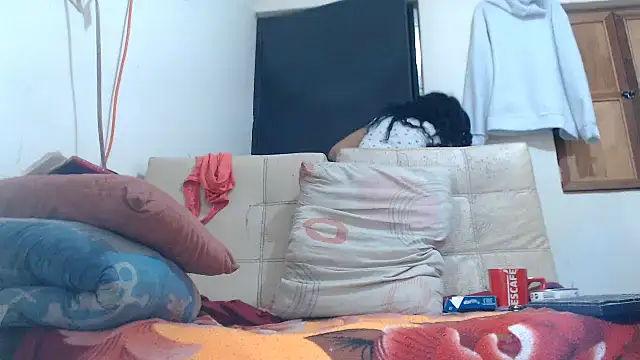 womancute online show from December 16, 2025, 6:17 am