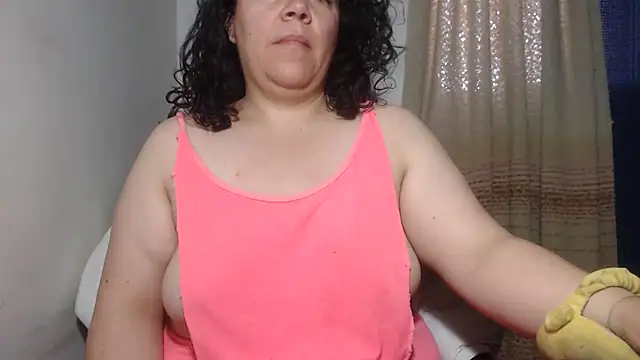 Snapshot of agathamiller01 chatting on November 2, 2025, 11:04 am agathamiller01 online show from November 2, 2025, 11:04 am