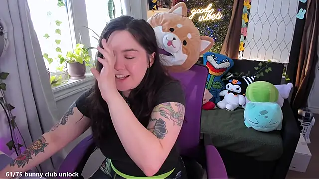 Snapshot of JennKenobi chatting on April 23, 2026, 1:46 pm JennKenobi online show from April 23, 2026, 1:46 pm