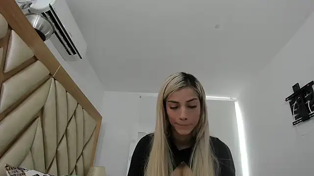 briana wonder69xxx online show from May 27, 2026, 2:35 pm