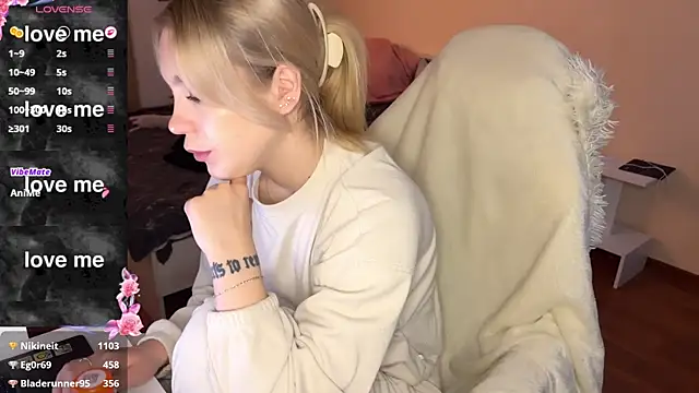 ariashaa online show from October 27, 2025, 2:07 pm