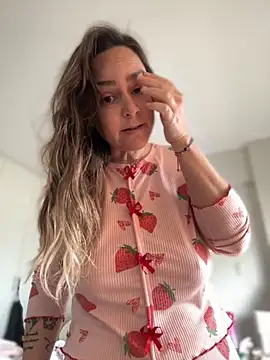 Snapshot of misslulipop chatting on September 14, 2025, 2:06 pm misslulipop online show from September 14, 2025, 2:06 pm