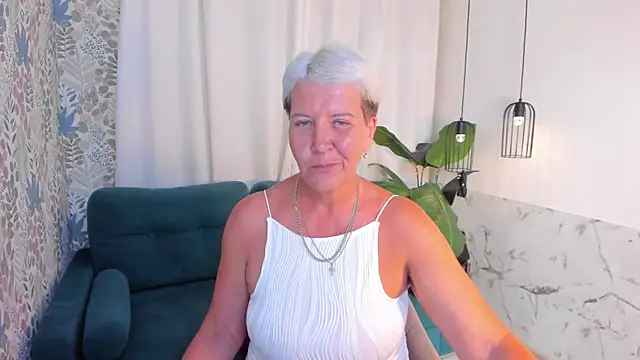 Snapshot of KathySunn chatting on July 17, 2026, 2:14 pm KathySunn online show from July 17, 2026, 2:14 pm