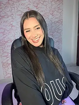 Ambar pe  online show from December 5, 2025, 2:43 am