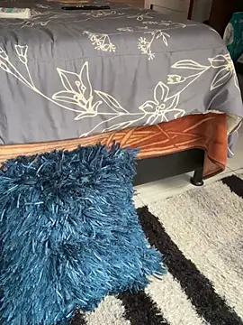 Ambar pe  online show from February 23, 2025, 8:11 pm