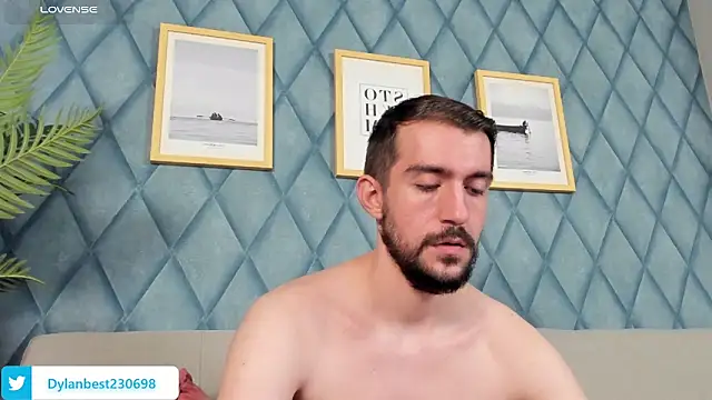 Snapshot of Dylan_Best chatting on June 18, 2026, 12:42 am Dylan Best online show from June 18, 2026, 12:42 am