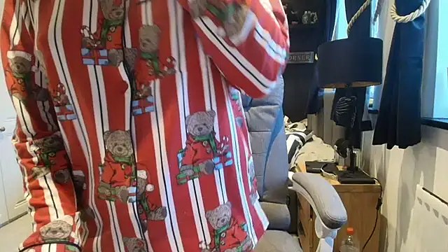 Snapshot of short_sweetpea chatting on October 22, 2025, 6:57 am short sweetpea online show from October 22, 2025, 6:57 am