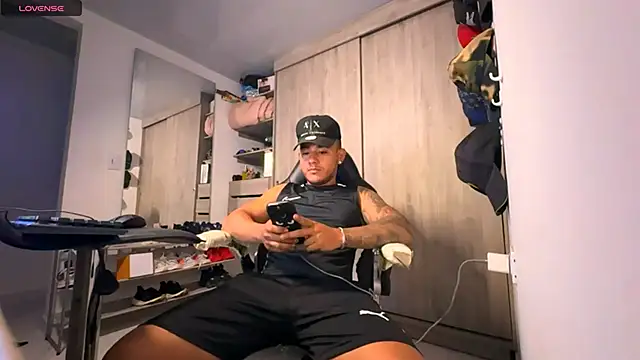 jordylatin20 online show from November 8, 2025, 1:42 am