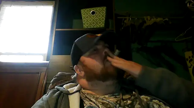 Snapshot of fatdickdaddy448 chatting on December 21, 2024, 10:19 pm fatdickdaddy448 online show from December 21, 2024, 10:19 pm