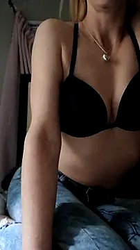 Snapshot of hornymilf00 chatting on October 26, 2025, 7:31 am hornymilf00 online show from October 26, 2025, 7:31 am