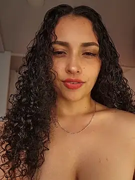 Snapshot of Lucy_Marin chatting on October 23, 2025, 4:05 pm Lucy Marin online show from October 23, 2025, 4:05 pm