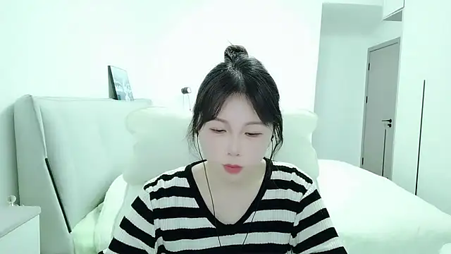 Sunset glow online show from December 19, 2025, 2:37 am