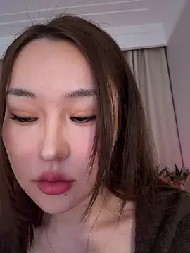 Snapshot of sphynx-_- chatting on December 19, 2025, 11:45 am sphynx- - online show from December 19, 2025, 11:45 am