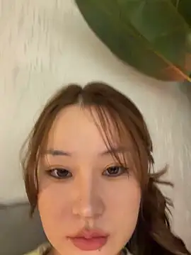 Snapshot of sphynx-_- chatting on September 26, 2025, 12:45 pm sphynx- - online show from September 26, 2025, 12:45 pm