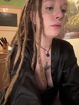 Snapshot of MenaDreadfull chatting on February 21, 2025, 7:01 am MenaDreadfull online show from February 21, 2025, 7:01 am